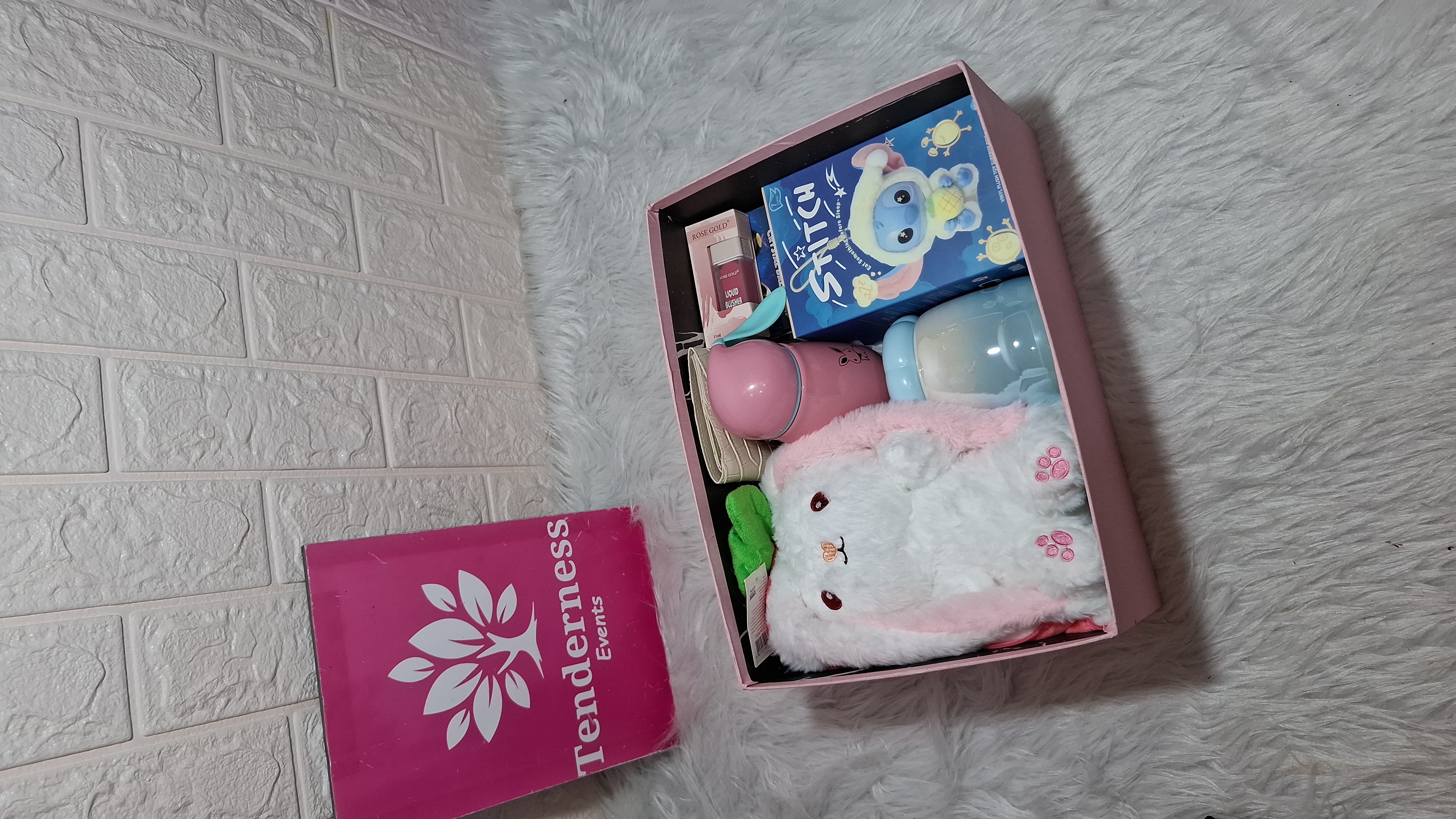Box Unboxing Stitch and Strawberry Bunny